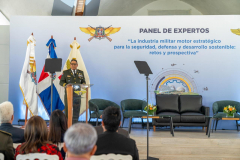 En-el-Ministerio-de-Defensa-expertos-analizan-el-rol-estrategico-de-la-industria-militar-2