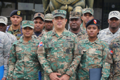 Miembros-del-COCOM-culminan-Curso-de-Entrenamiento-militar-1