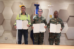 Ministerio-de-Defensa-Cemex-y-Escuelas-Vocacionales-firman-acuerdo-para-pasantias-de-jovenes-tecnicos-de-San-Pedro-de-Macoris-1