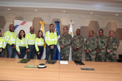 Ministerio-de-Defensa-Cemex-y-Escuelas-Vocacionales-firman-acuerdo-para-pasantias-de-jovenes-tecnicos-de-San-Pedro-de-Macoris-4