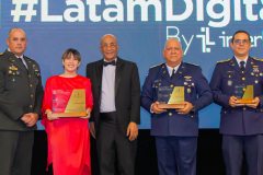 Ministerio-de-Defensa-gana-dos-primeros-lugares-en-los-Premios-LATAM-DIGITAL-2025-y-recibe-reconocimiento-especial-2-scaled