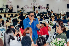 Ministerio-de-Defensa-y-ADEOFA-reconocen-el-heroismo-de-las-madres-militares-dominicanas-12