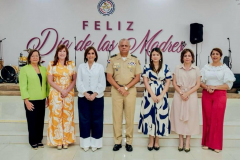 Ministerio-de-Defensa-y-ADEOFA-reconocen-el-heroismo-de-las-madres-militares-dominicanas-14