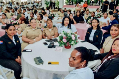 Ministerio-de-Defensa-y-ADEOFA-reconocen-el-heroismo-de-las-madres-militares-dominicanas-5