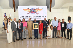Ministerio-Defensa-reconoce-aportes-Burgos-Gomez-a-las-instituciones-armadas-del-pais-6