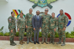 Ministro-de-Defensa-almuerza-con-miembros-de-la-Asociacion-Dominicana-de-Pequenas-y-Medianas-Empresas-3
