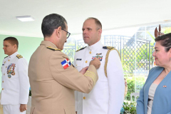 Ministro-de-Defensa-Diaz-Morfa-condecora-a-militares-Jefes-de-misiones-Embajada-EEUU-en-RD-1