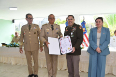 Ministro-de-Defensa-Diaz-Morfa-condecora-a-militares-Jefes-de-misiones-Embajada-EEUU-en-RD-8