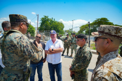 Ministro-de-Defensa-encabeza-recorrido-por-la-frontera-junto-a-asesores-del-Poder-Ejecutivo-en-materia-policial-7-scaled