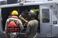 Ministro-de-Defensa-felicita-a-militares-participaron-en-rescate-de-senderista-extraviada-en-Constanza-7
