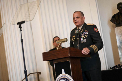 Ministro-de-Defensa-fortalece-lazos-estrategicos-en-Washington-y-recibe-importante-reconocimiento-internacional-13