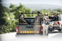 Ministro-de-Defensa-recorre-la-frontera-para-supervisar-construccion-de-la-verja-perimetral-y-despliegue-militar-5