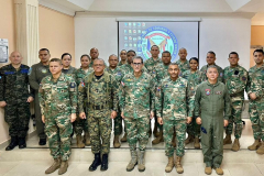 Ministro-de-Defensa-y-altos-mandos-militares-recorren-instituciones-de-entrenamiento-militar-en-San-Isidro