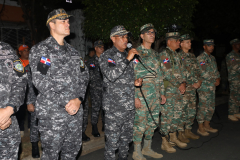 Ministro-Defensa-comandantes-de-fuerzas-y-director-PN-supervisan-tropas-desplegadas-en-Gran-Santo-Domingo-por-festividades-navidenas-5