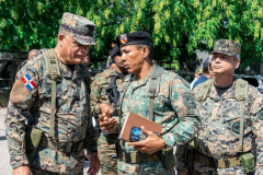 Ministros-de-Defensa-y-Administrativo-de-la-Presidencia-supervisan-construccion-de-mercados-binacionales-en-la-frontera-RD-Haiti-2
