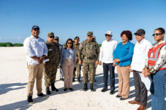 Ministros-de-Defensa-y-Administrativo-de-la-Presidencia-supervisan-construccion-de-mercados-binacionales-en-la-frontera-RD-Haiti-3