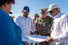 Ministros-de-Defensa-y-Administrativo-de-la-Presidencia-supervisan-construccion-de-mercados-binacionales-en-la-frontera-RD-Haiti-4