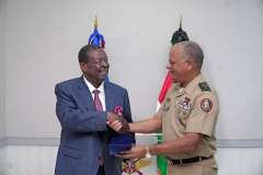Ministros-de-Defensa-y-de-Interior-se-reune-con-Canciller-de-Kenia-en-C5i-MIDE-2