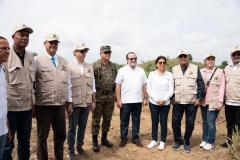 Ministros-de-la-Presidencia-y-de-Defensa-dan-primer-palazo-para-iniciar-segunda-fase-de-la-verja-perimetral-fronteriza-en-Dajabon-8