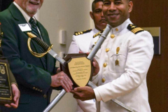 Oficial-Superior-de-las-Fuerzas-Armadas-de-Republica-Dominicana-se-gradua-con-Honores-en-los-EE.-UU.-1