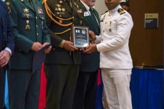 Oficial-Superior-de-las-Fuerzas-Armadas-de-Republica-Dominicana-se-gradua-con-Honores-en-los-EE.-UU.-2