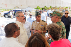 Presidente-Abinader-inicia-supervision-operativo-medico-de-accion-civica-que-realiza-el-Ministerio-de-Defensa-que-impactara-mas-de-2500-personas-con-150-medicos-especialistas-6