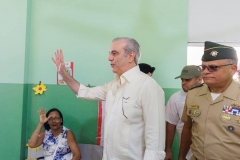 Presidente-Abinader-inicia-supervision-operativo-medico-de-accion-civica-que-realiza-el-Ministerio-de-Defensa-que-impactara-mas-de-2500-personas-con-150-medicos-especialistas-9