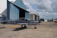 Presidente-Abinader-supervisa-avances-ensamblaje-de-aviones-TP-75-Dulus-en-Base-Aerea-de-San-Isidro-10-scaled