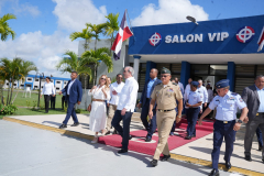 Presidente-Abinader-supervisa-avances-ensamblaje-de-aviones-TP-75-Dulus-en-Base-Aerea-de-San-Isidro-11-scaled