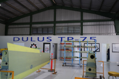 Presidente-Abinader-supervisa-avances-ensamblaje-de-aviones-TP-75-Dulus-en-Base-Aerea-de-San-Isidro-13-scaled