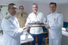 Presidente-de-la-Republica-aborda-embarcacion-colombiana-de-visita-en-el-pais-10