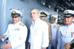 Presidente-de-la-Republica-aborda-embarcacion-colombiana-de-visita-en-el-pais-12-scaled
