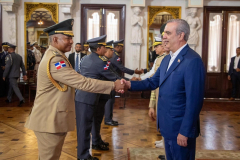 Presidente-Luis-Abinader-recibe-oficiales-promociones-de-las-Fuerzas-Armadas-y-la-Policia-Nacional-6