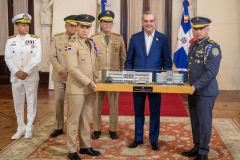 Presidente-Luis-Abinader-recibe-oficiales-promociones-de-las-Fuerzas-Armadas-y-la-Policia-Nacional-9