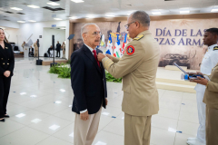 Reconocen-pasados-Ministros-de-Defensa-y-destacados-militares-en-el-Dia-de-las-Fuerzas-Armadas-1-2-scaled