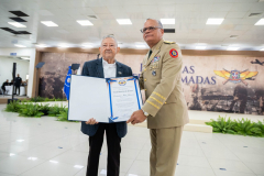 Reconocen-pasados-Ministros-de-Defensa-y-destacados-militares-en-el-Dia-de-las-Fuerzas-Armadas-9-scaled