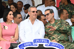 Unos-10500-militares-y-policias-desfilan-en-malecon-de-Santo-Domingo-por-180-Aniversario-de-la-Independencia-Nacional-15