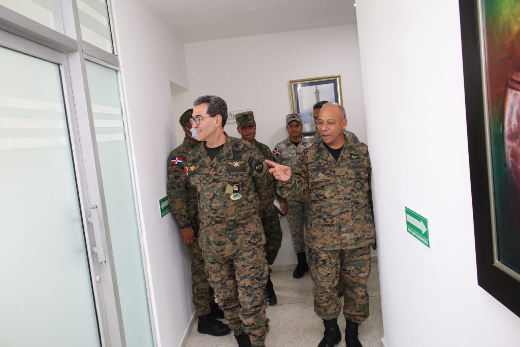 Ministro de Defensa visita nuevas Instalaciones del Servicio Militar Voluntario