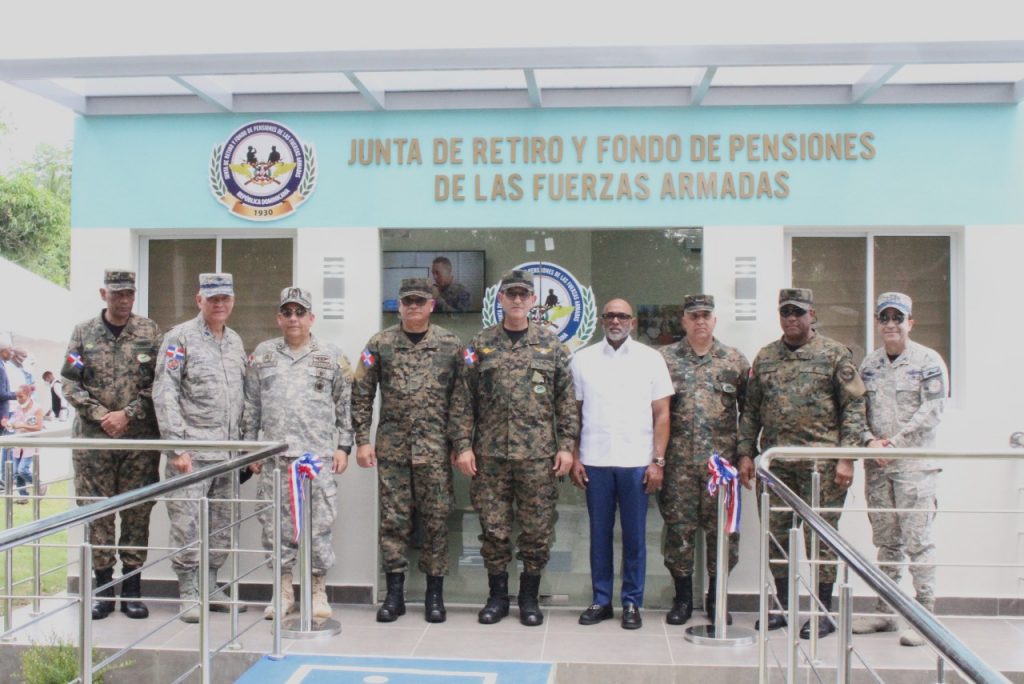 Ministerio-de-Defensa-inaugura-7ma.-Oficina-Coordinadora-de-la-Junta-de-Retiro-y-Fondo-de-Pensiones-en-San-Isidro-8