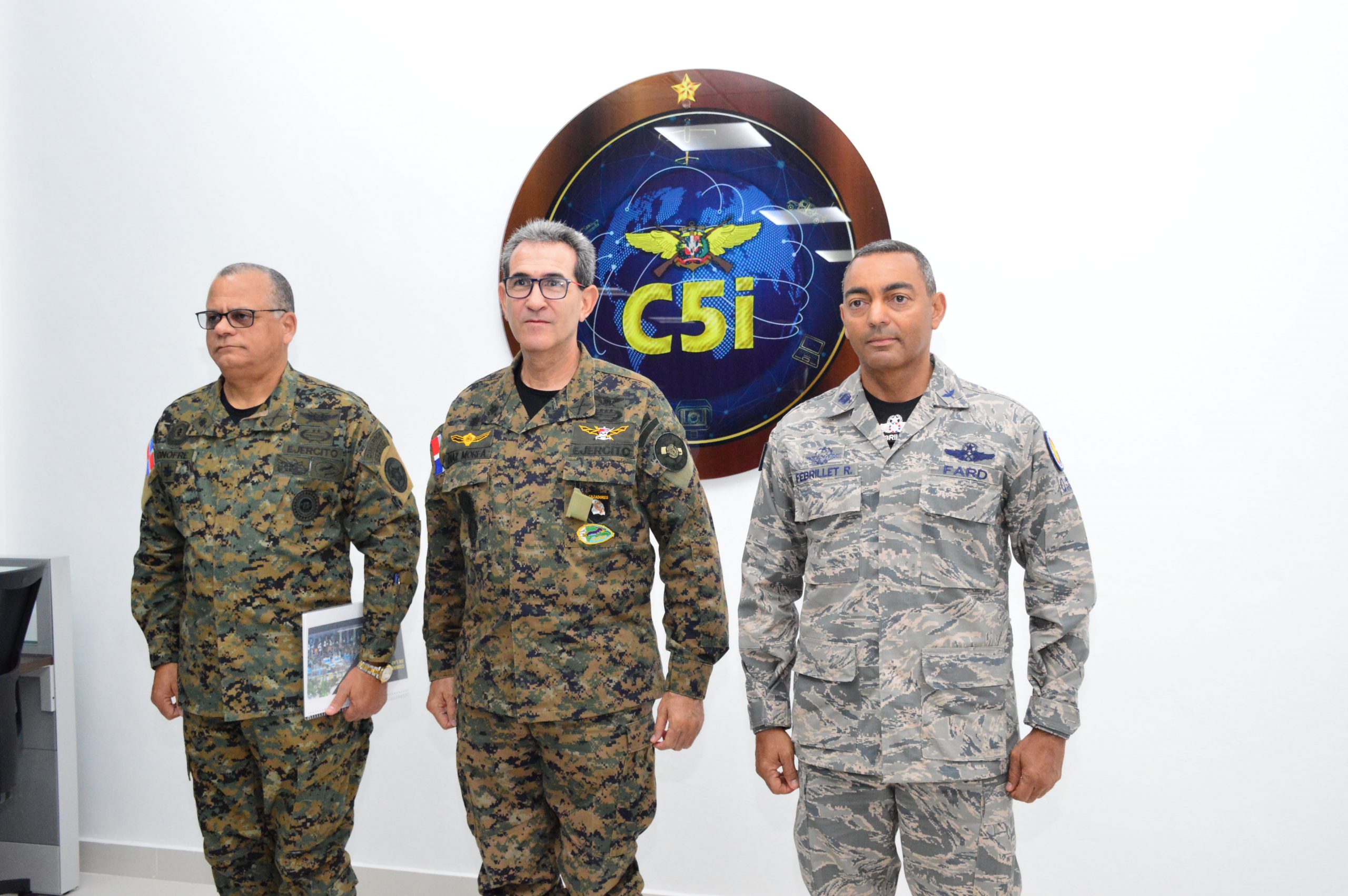 Comandante del Ejército recibe dirección del Comando Conjunto Unificado (1)
