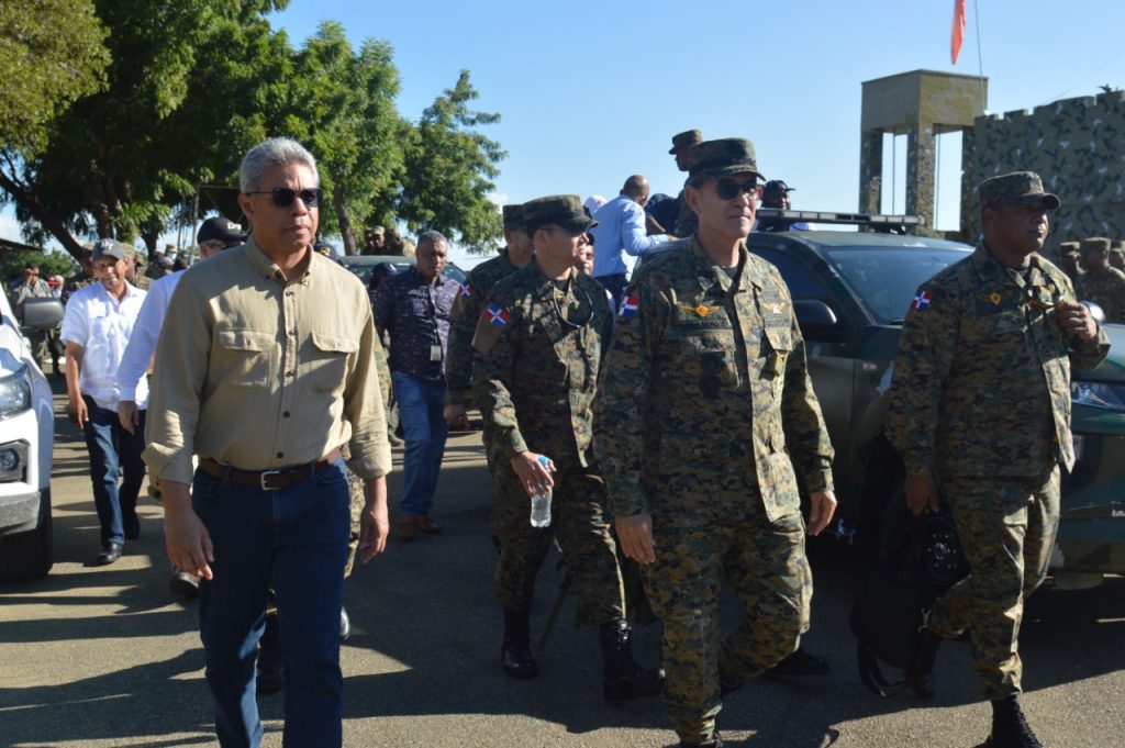 Ministro de Defensa Díaz Morfa asegura verja en región fronteriza ya es una realidad cuyo proceso “va bien”