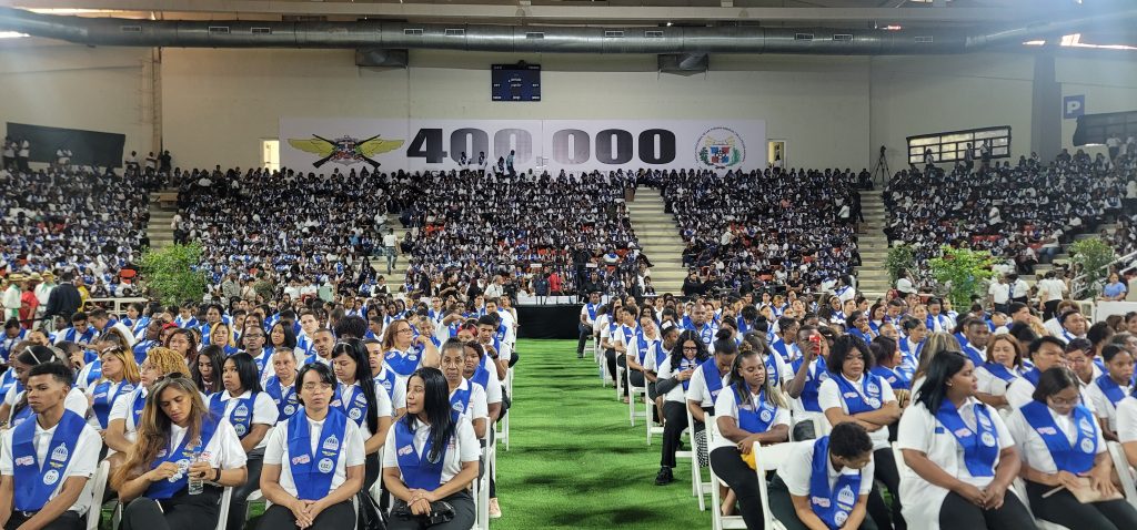 Gradúan a más de 5 mil nuevos técnicos en diversas especialidades en el Gran Santo Domingo 3