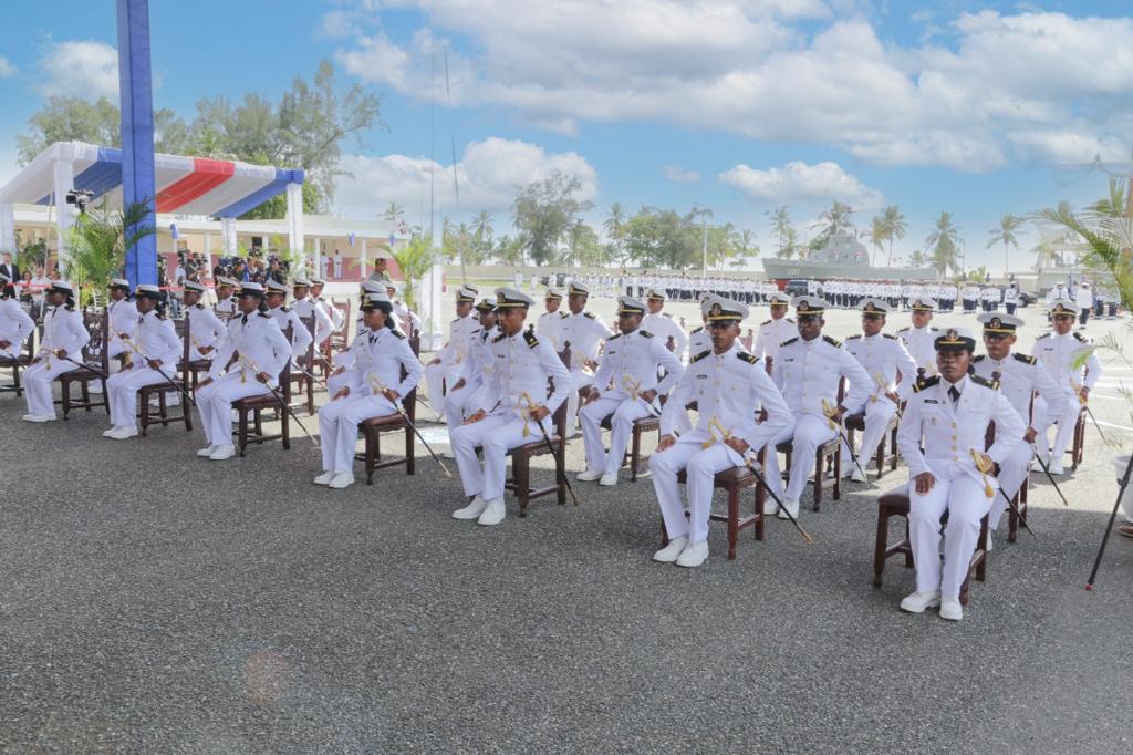 La Armada celebra Graduación de la LXXI Promoción de Damas y Caballeros Guardiamarinas 15
