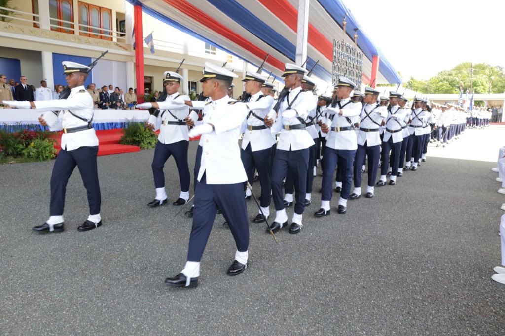La Armada celebra Graduación de la LXXI Promoción de Damas y Caballeros Guardiamarinas 16