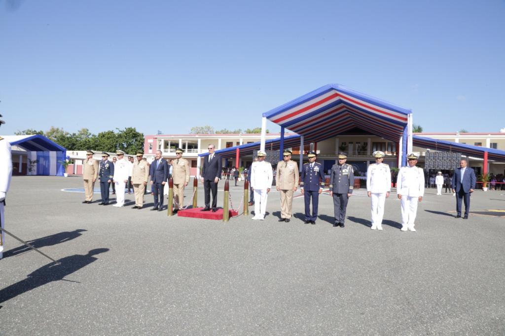 La Armada celebra Graduación de la LXXI Promoción de Damas y Caballeros Guardiamarinas 18