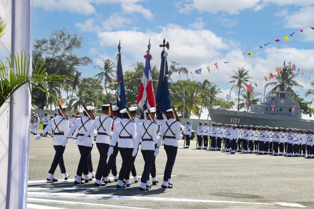 La Armada celebra Graduación de la LXXI Promoción de Damas y Caballeros Guardiamarinas 8