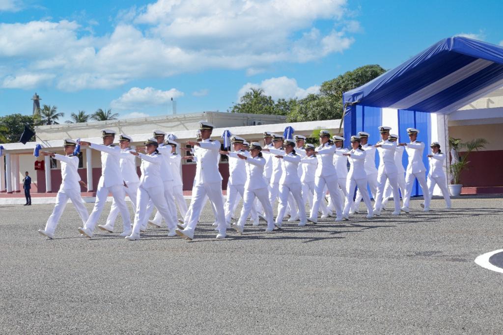 La Armada celebra Graduación de la LXXI Promoción de Damas y Caballeros Guardiamarinas 9