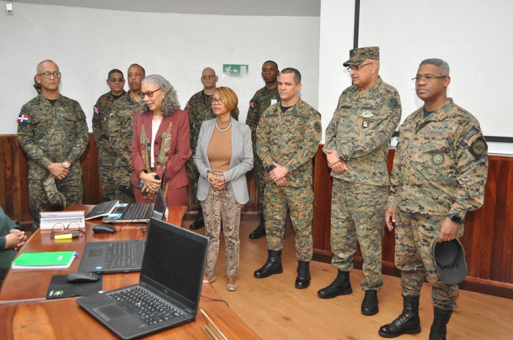 Autoridades MESCyT valoran liderazgo militar en la educación superior 3