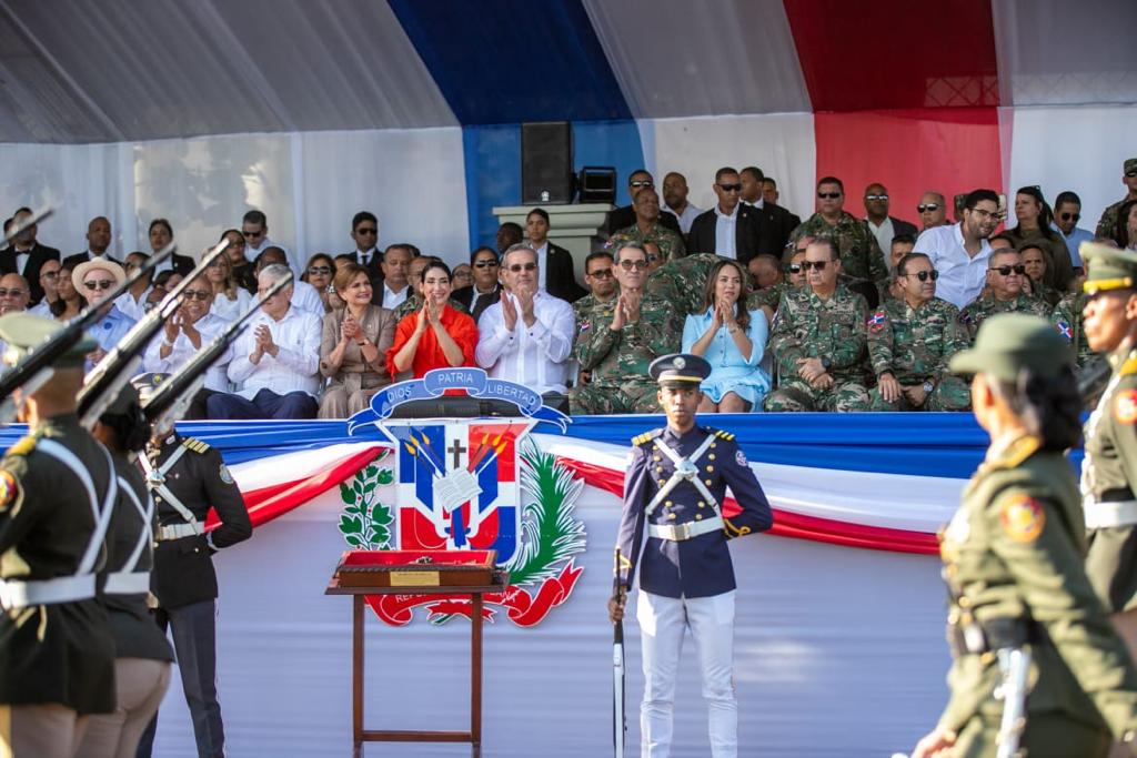 Presidente-Abinader-encabeza-desfile-militar-por-el-179-de-la-Independencia-Nacional-2