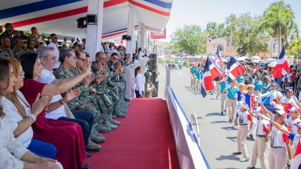 Con desfile cívico-militar y policial en Azua cierran actos por 179 aniversario Batalla 19 Marzo 1